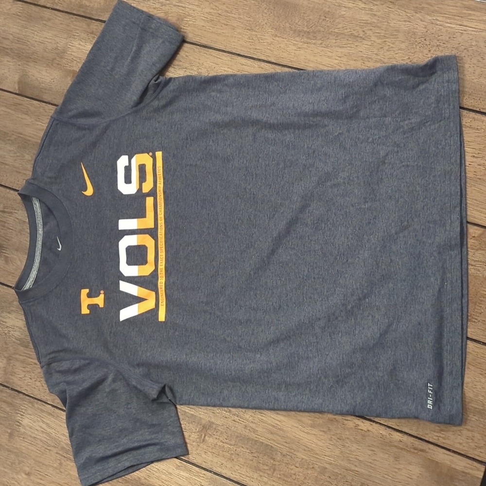 Nike Dry Fit Tennessee Vols shirt (youth large)